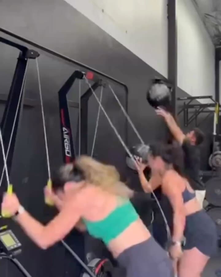 How Training Clubs Prepare First-Time HYROX Racers — media 7 of 7